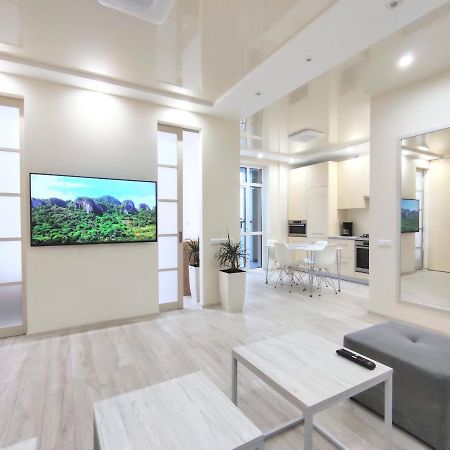 "Well-Being" Popular Among Business Person Apartment Lviv Exterior photo